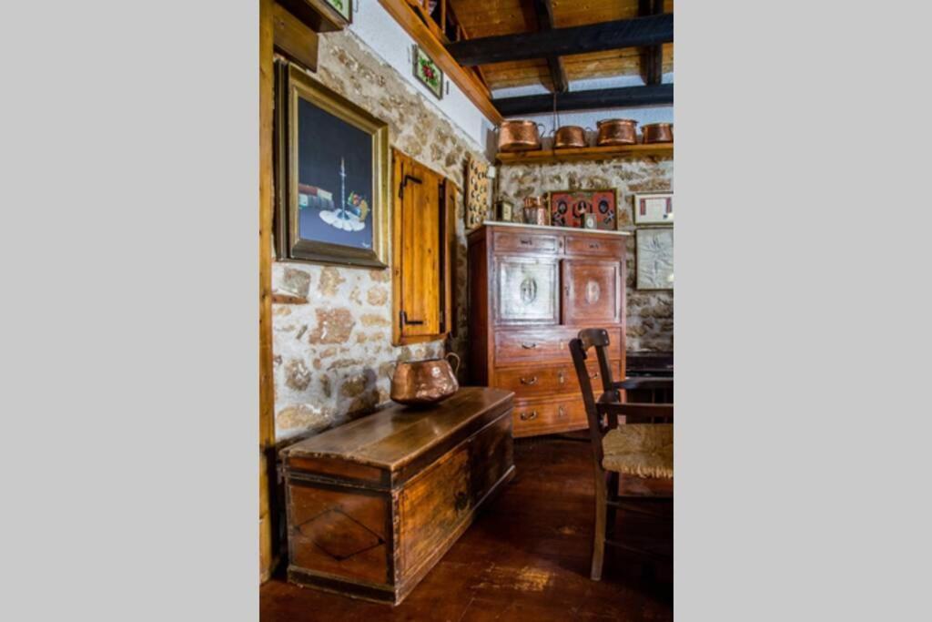 Vila Pontinos Old House Míloi Exteriér fotografie